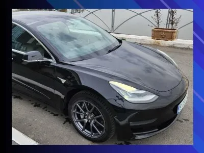 Tesla Model 3 Standard Range Plus 2019 | 325 CP Autopilot | Autorazna